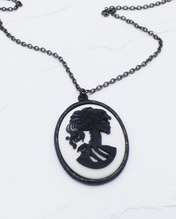 Gothic Kette Totenkopf Cameo